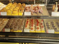 -85度C(生甜甜圈研究工坊·上海松江人民北路店)