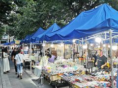 -吴山路夜市