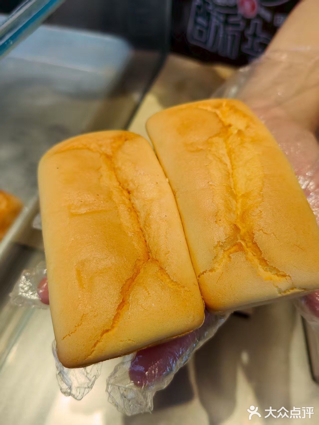 红豆手撕面包红豆馅料充足，甜度适中