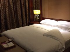 -南京金鹰皇冠假日酒店