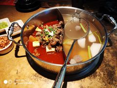 牛杂鸳鸯锅-左庭右院鲜牛肉火锅(环球港店)