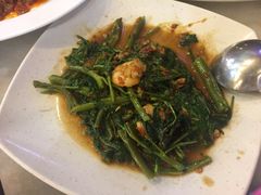 -大树下海鲜饭店