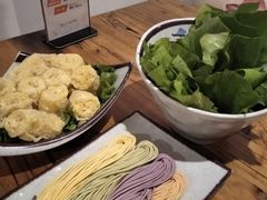 -毛辣果·贵州红酸汤牛肉火锅(西单店)