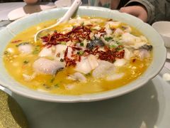 不一样的酸菜鱼-雀蓝川菜(奥体广场店)