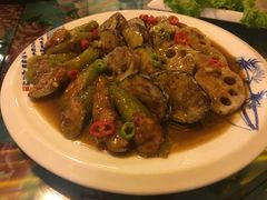 -闯关东东北农家菜(崂山石老人店)