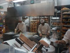 面包甜点陈列柜-老佛爷饼店