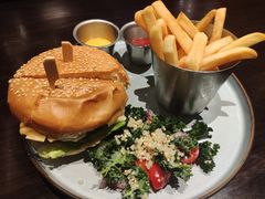 四重芝士狠浓牛肉汉堡-bluefrog蓝蛙(皇庭广场店)