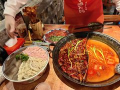 -周小明火锅(黑金冠社区店)