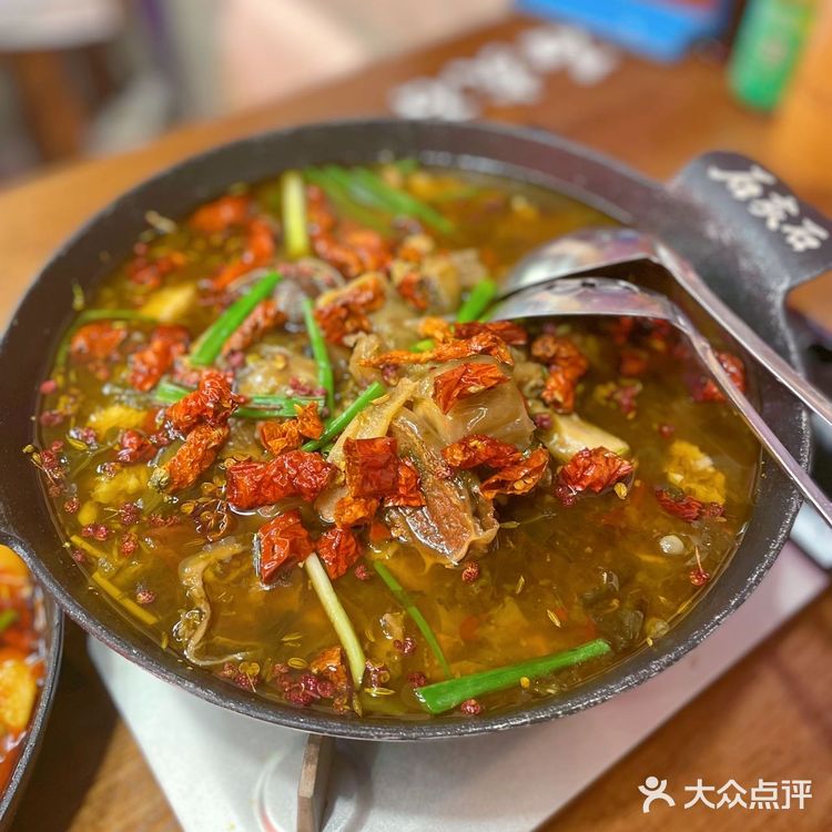 成都北门也可以吃到超美味的芋儿鸡，美食探店[调皮]