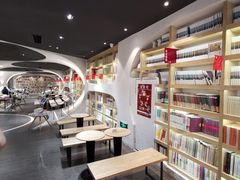 -钟书阁(珍园店)