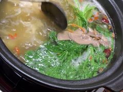 -陆记牛庄·碳锅龙虾烧烤(爱上花园店)