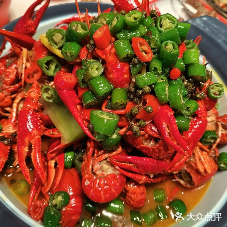 小龙虾上市后一直来光顾这家华虾乡，主要是虾的质量很好