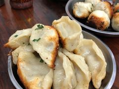 -黄阿姨锅贴大王(万航渡路店)