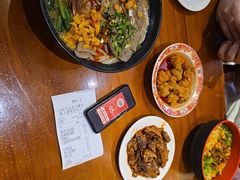 -爆炸头阿姨小四川正宗川味小吃(无任何分店)