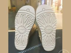 -爱革·奢品·鞋包·衣物·家居(金桥国际商业广场店)