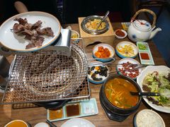 -明洞阿姨·韩式酱蟹烤肉·创意料理(三元桥店)