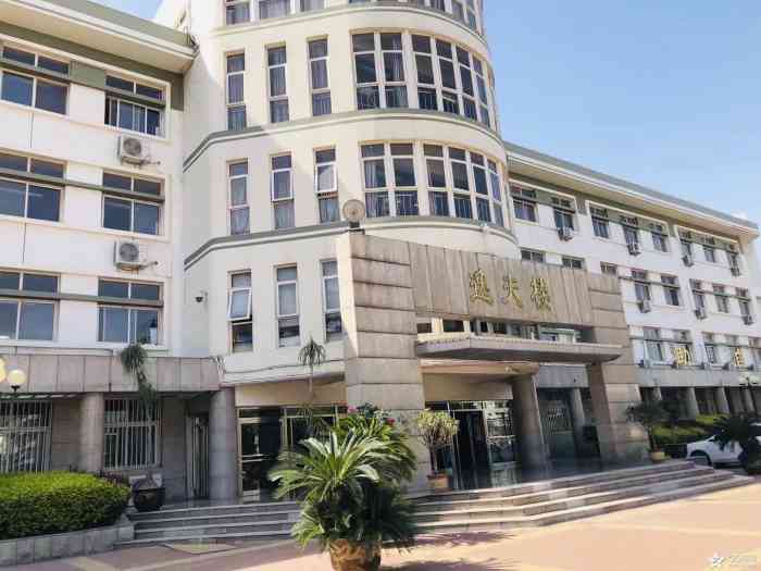 天津市第三中学-"高中同学有来自这里的 感觉也是重点中学了.