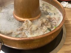 -洞庭洲·防空洞火锅·烧烤·铜锅涮肉(新百广场店)