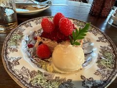 树莓巴斯克芝士蛋糕-BROWNSTONE布朗石西班牙餐厅(富城店)