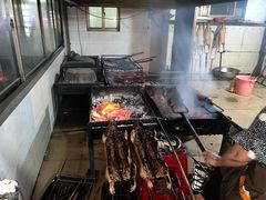 -黄记四更烤乳猪店