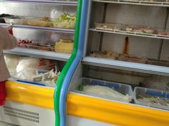 自助取餐区-不起眼麻辣烫凉皮店