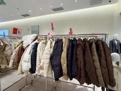 -百年港湾奥特莱斯(香炉礁店)
