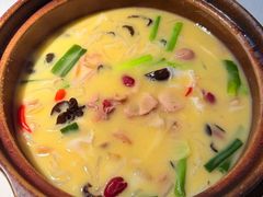 富源酸萝卜炖猪蹄膀-云腾食府·云南菜