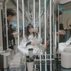 -BULB STUDIO 巴柏明星发型工作室