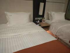-上海虹桥西郊假日酒店