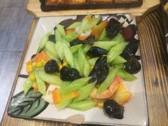 -花食间餐吧(远大购物中心群力店)