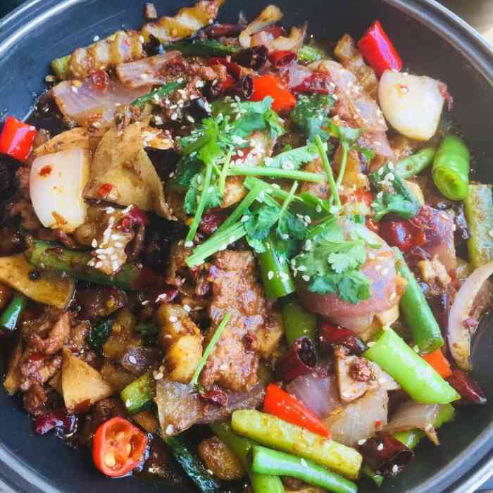 锅物·小干锅-"地址:就在熙街一期12号楼风格非常有特.