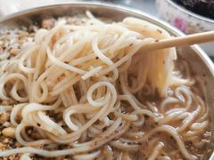 -正宗杨记普洱酸醋米线(总店)