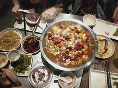 -龙巢盱眙龙虾·牛蛙·烧烤宵夜(八卦岭店)