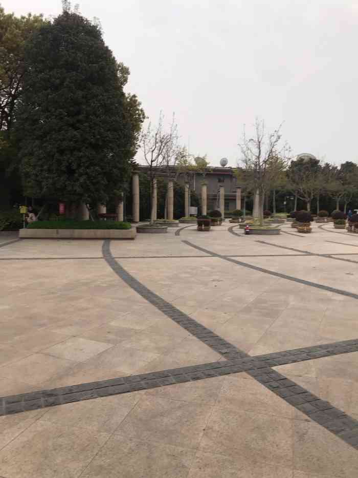 博乐广场-"今天和好朋友一起去嘉定这边玩,今天天气真.