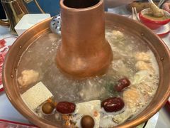 -毛辣果·贵州红酸汤牛肉火锅(西单店)