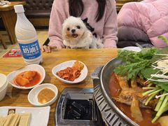 喇喇排骨锅-喇喇排骨火锅·传统韩式脊骨汤(望京西园总店)