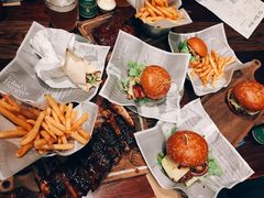 -Ribs & Burgers The Rocks