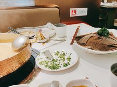 -洪氏嗨捞·广东猪肚鸡·椰子鸡火锅(西咸万象城店)