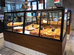 面包甜点陈列柜-Dough&Joe团憩(瑞虹天地月亮湾店)