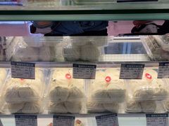 -白玉兰食品甜凤店(合生汇店)