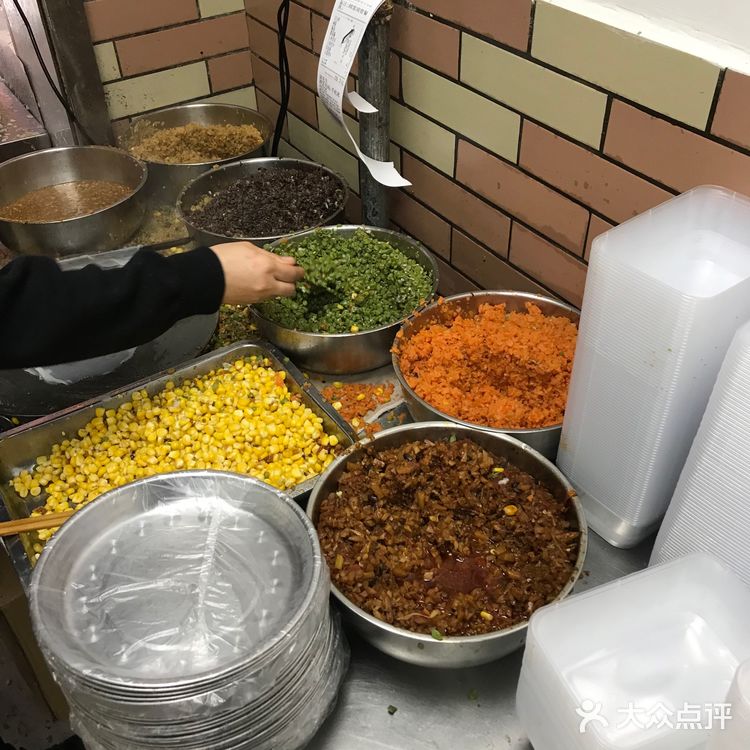 不吹不捧‼️是南宁本地人都爱去的卷筒粉店