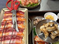 -围炉肉舍•炭烤活鳗•丹东海鲜烤肉(步行街店)