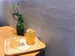 -ZING COFFEE 镜咖啡