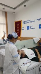 -靓芙泉专研痘痘肌