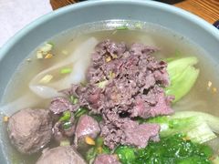 -吕记潮汕牛肉火锅(海宁海昌南路店)