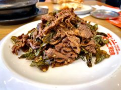 干辣椒炒牛肉-英兰朝族饭店·英兰锅包肉(佳园路店)