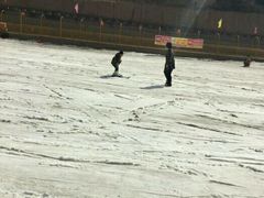 -采薇庄园四季滑雪场
