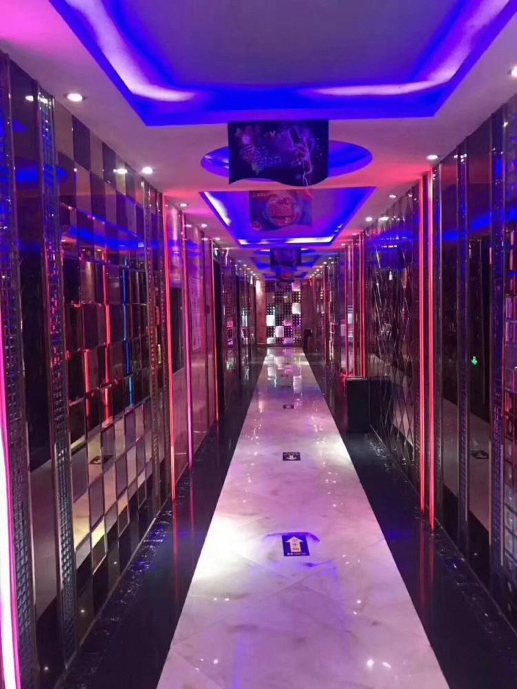 英皇量贩ktv-"探店位于新疆乌鲁木齐市米东区稻香中路82.