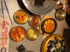 -草家酱蟹炭火烤肉店(珲春南路一店)
