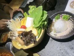 -湊湊火锅·茶憩(新中关购物中心店)